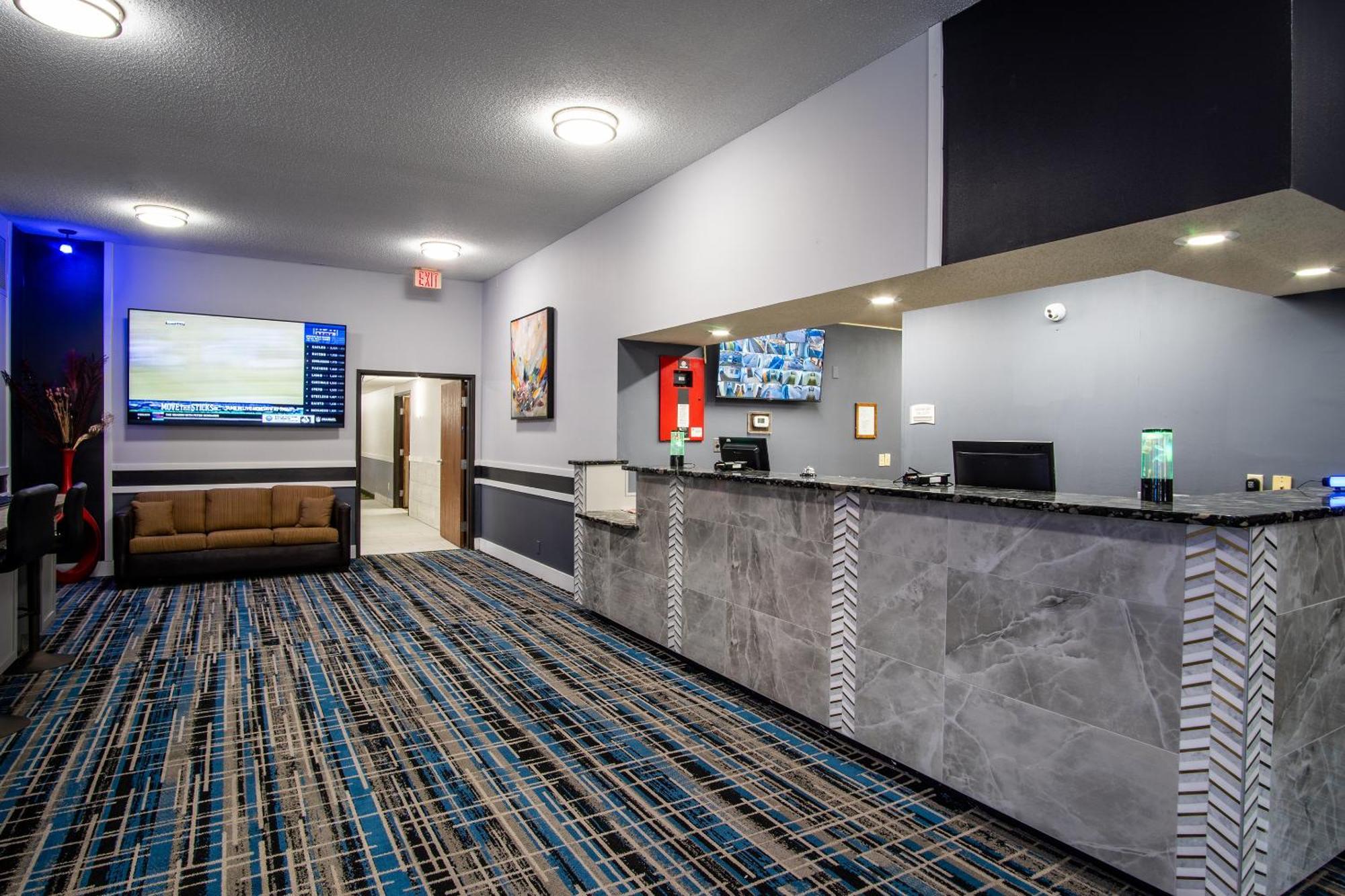 Coratel Inn And Suites By Jasper Eagan St Paul Airport & Mall Of America Extérieur photo